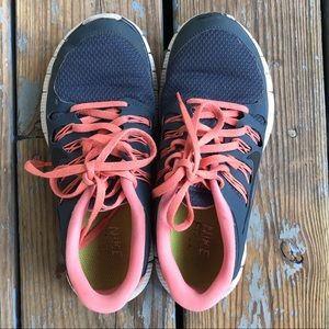 Nike tennis shoes
